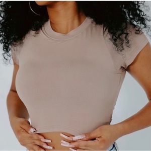 Klassy Network Crop Top Short Sleeve